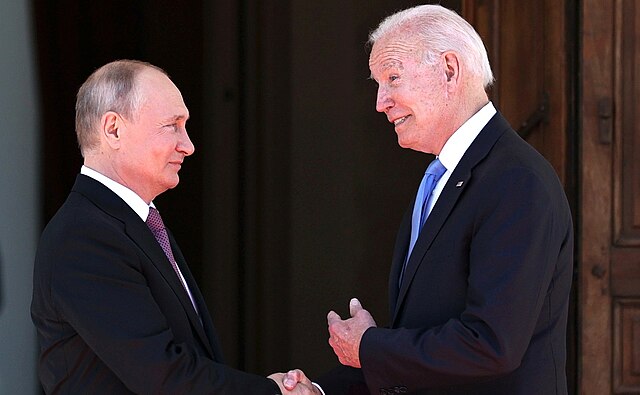 Putin en Biden voor het begin van de besprekingen tussen de VS en Rusland in Geneve, 2021 © Creative Commons Attribution 4.0